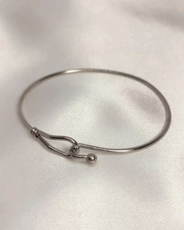 Βραχιόλι χειροπέδα Μπροστινό Κούμπωμα Γάντζος ασημένιο