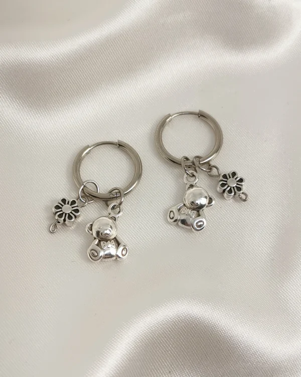 Σκουλαρίκια Κρίκος Αρκουδάκι Μαργαρίτα ασημένια
