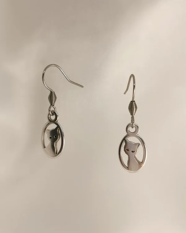 Untitled262_20250514183819_result Σκουλαρίκια Κρεμαστά Γάτα ασημένια