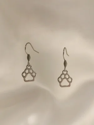 Σκουλαρίκια Κρεμαστά Πατουσάκι ασημένια