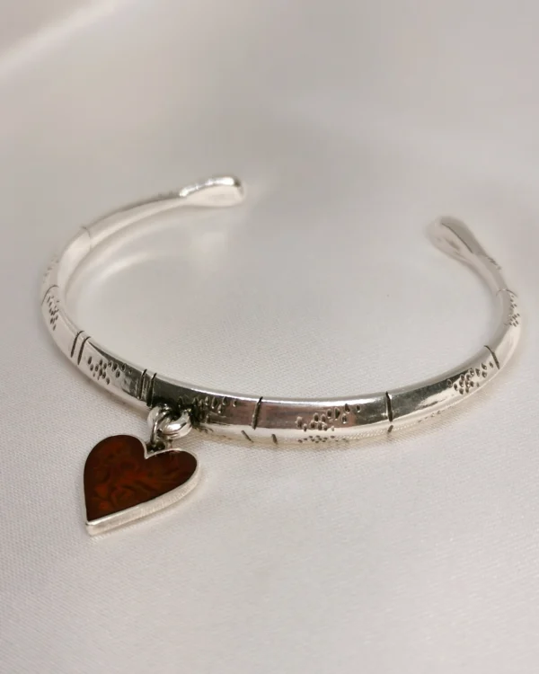 Untitled561_20251010172139_41967200567033_result Βραχιόλι χειροπέδα Καρδιά Μπορντό ασημένιο