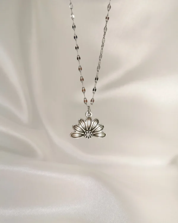 IMG_20250313_162533_result Κολιέ Μαργαρίτα μισή ασημένιο