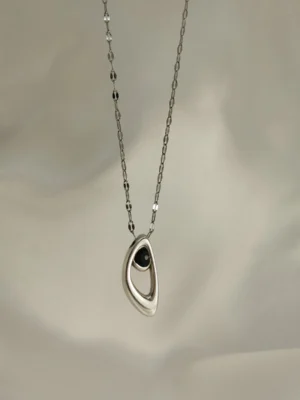 Κολιέ Γεωμετρικό στοιχείο μαύρη πέτρα ασημένιο