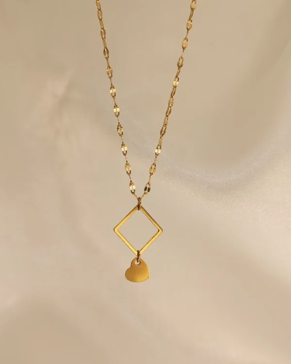 IMG_20250422_123419_result Κολιέ τετράγωνο Καρδούλα χρυσό