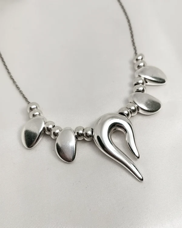 IMG_20251017_183747 (1)_result Κολιέ σύνθεση Οργανικό στοιχείο κεντρικό ασημένιο