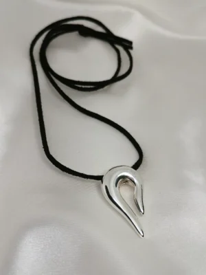 Κολιέ Κορδόνι οργανικό στοιχείο τύπου Πέταλο ασημένιο