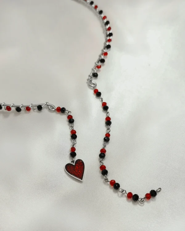 Κολιέ Σταθερής εφαρμογής με κόκκινες μαύρες χάντρες ασημένιο