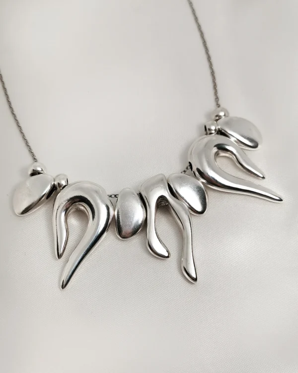 Κολιέ σύνθεση Οργανικά στοιχεία ασημένιο