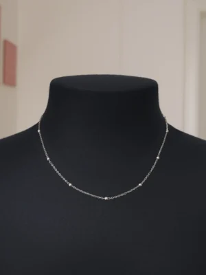 Κολιέ αλυσίδα μπιλάκια ασημένια